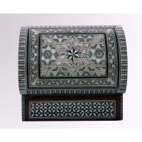 Marqueterie Rectangulaire/Couvercle Rond/Cot Nacre/toile - 29 Ko