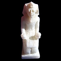 Statue Du Pharaon Horemheb Devant Atoum - 28 Ko