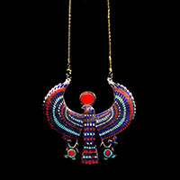Collier Avec Pendentif En Forme De Faucon - 29 Ko