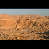 Grande Carte Postale Du Cirque De Deir El-Bahari Et Le Temple D'Hatchepsout - 26 Ko