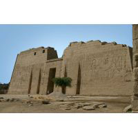 Grande Carte Postalede La Fa�ade Du Temple Des Millions D'ann�es De Rams�s III � Medinet Habou, Louxor. - 22&nbsp;Ko