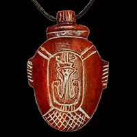 Amulette En Statite De Coeur  Avec  Le Phoenix  Reprsentant L Oiseau De La Rsurrection - 38 Ko