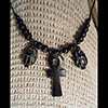 Collier Des 3 Amulettes:  Cl Ankh Entoure De 2 Scarabes