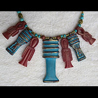 Bijoux Pharaonique Pendentif De 5 Amulettes Djed, Tits Et Ankh En Rsine, Montage Cuivre Et Pierre, Cration Artisanale Lili Lotus Au Caire: 42,00 EUR - 43 Ko