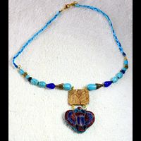 Bijoux Pharaonique Scarabe Ail Avec Stle Toutankhamon Et Ankhsenamon En Rsine, Montage Cuivre Et Pierre, Cration Artisanale Lili Lotus Au Caire - 22 Ko