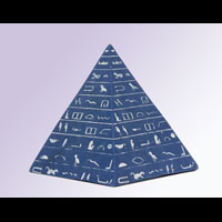 Ensemble De 3 Pyramides En Pierre Reconstitu Bleu Avec Hiroglyphes Gravs Sur Les 4 Faces. - 13 Ko